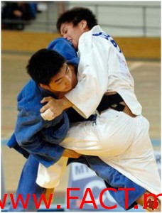 tumurhuleg_judo-middle