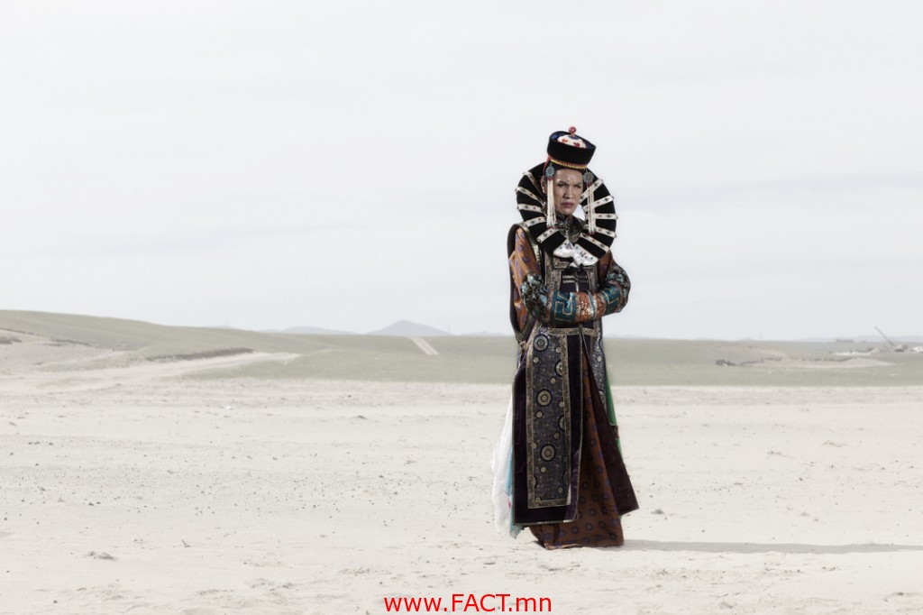 Naaram dressed in a traditional Mongolian queen dress.