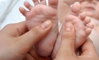 baby-foot-massage