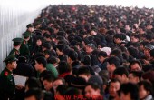 1265930187_shanghai-crowds_1574936i