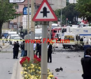 1465435086_turkey-suicide-bombing-istanbul-police-sancaktepe-district-debris