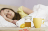 olloo_mn_1513744219_750-1509593862sick-woman-in-bed-with-mug-of-lemon-and-honey