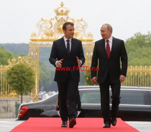 712-1566260057Vladimir_Putin_and_Emmanuel_Macron_(2017-05-29)_01