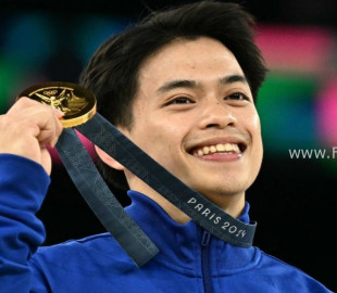 1722786771564AFP__20240804__36AB36T__v1__Preview__GymnasticsArtisticOlyParis2024Medals-810x500